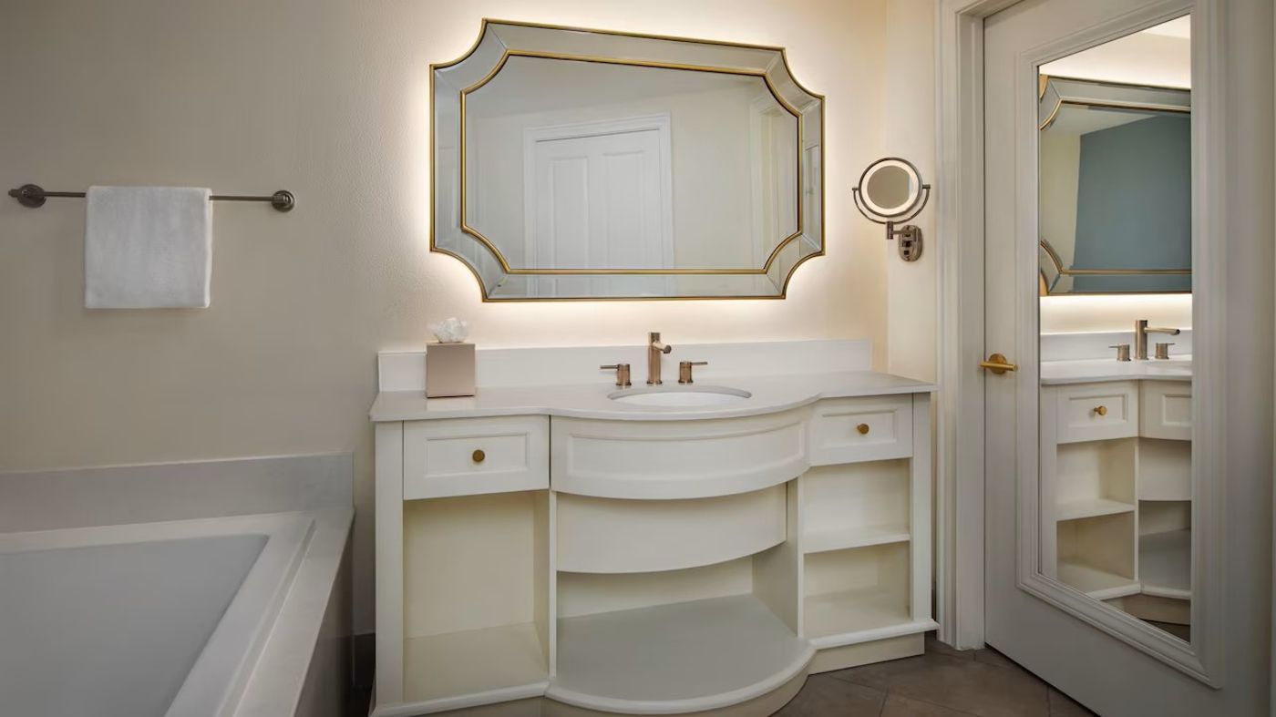 Disney's Saratoga Springs Resort & Spa