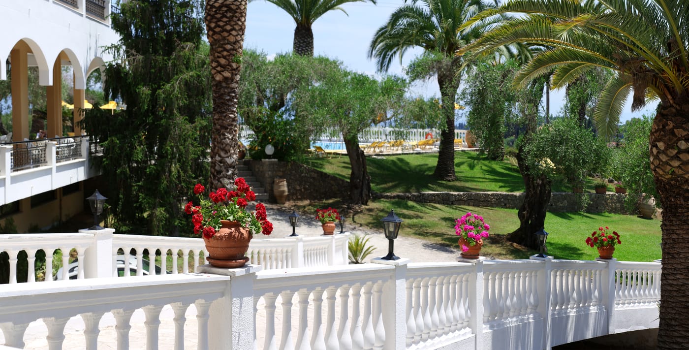 Paradise-Hotel-Corfu-Terrace-9