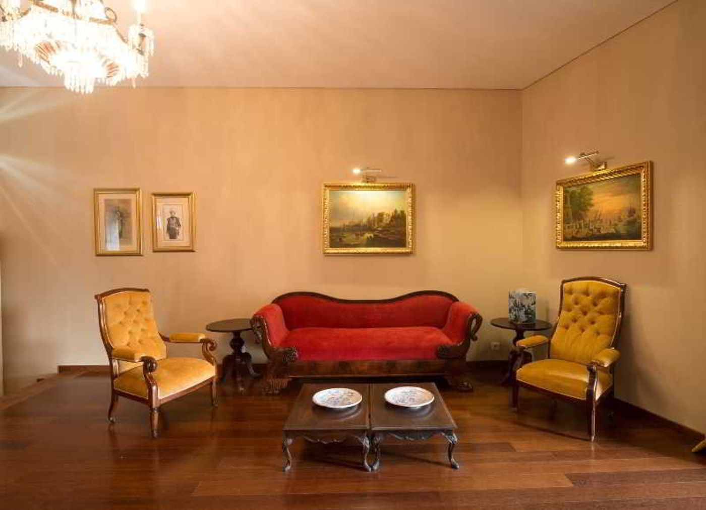 Vila-Gale-Collection-Palacio-dos-Arcos-Lobby-14