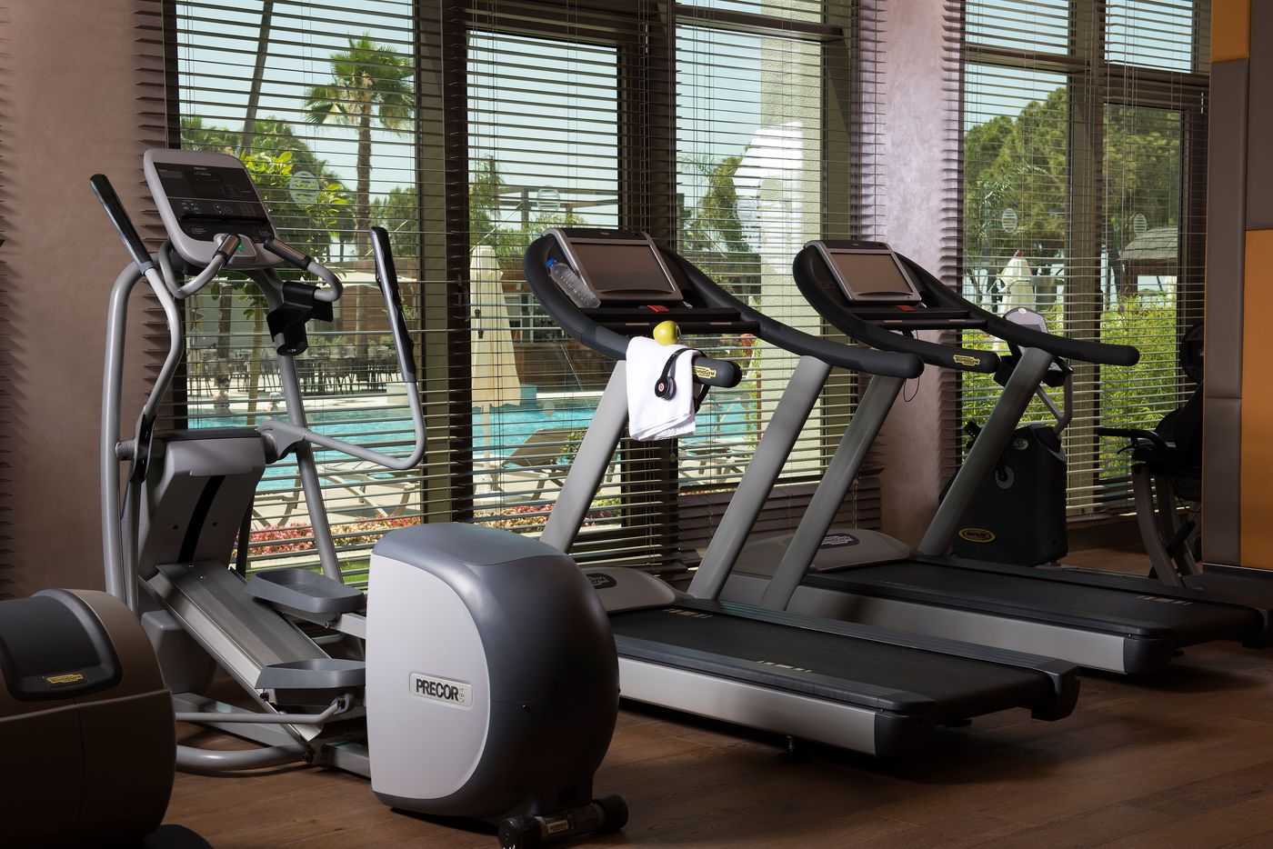 Acanthus Cennet Barut Collection