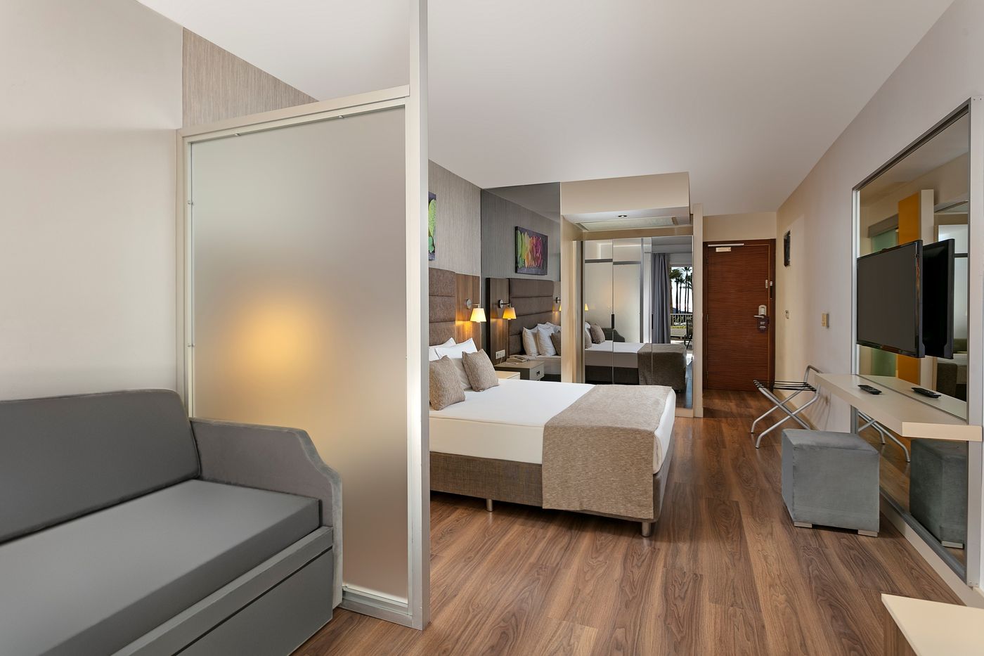 Seven-Seas-Hotel-Blue-Room-42