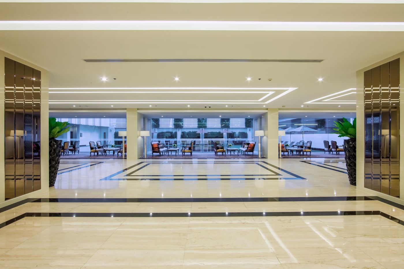 Mandarin-Hotel-Managed-By-Centre-Point-Lobby-14