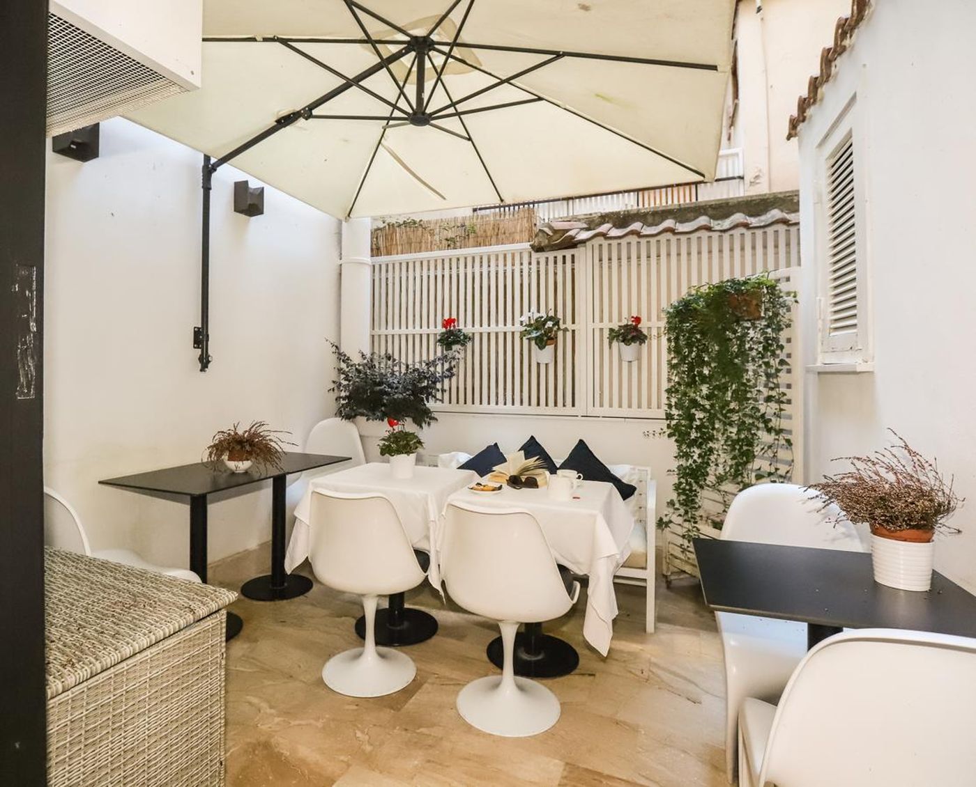 Minerva-Relais-Terrace-8