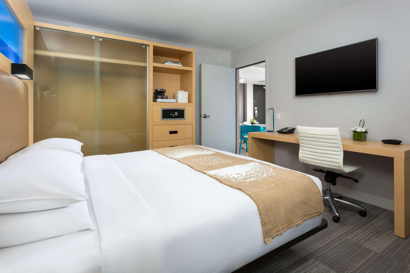 The Gates Hotel South Beach a Doubletree by Hilton - United States - MIAMI BEACH - Room - 9