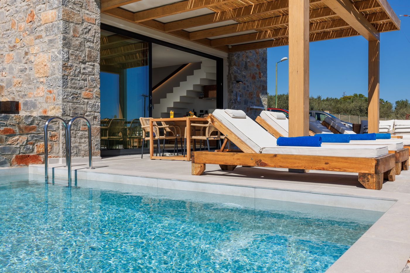 Deos Luxury Suites - Adults Only