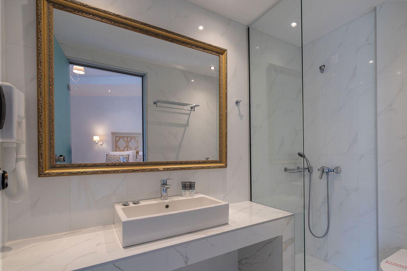 Delfina-beach-Room-32