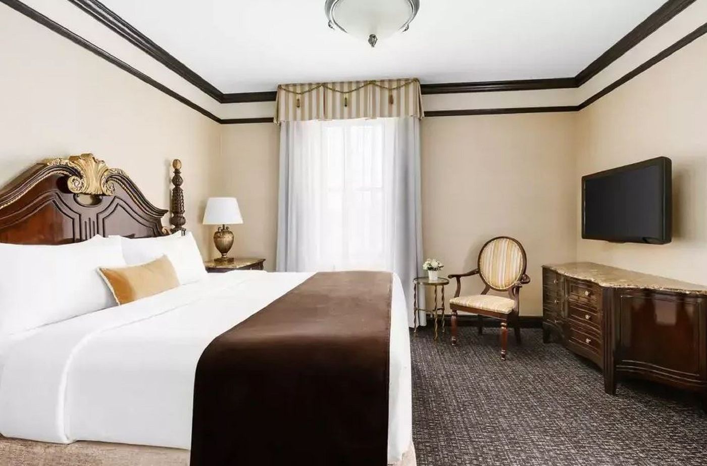 Lucerne-Hotel-Room-14