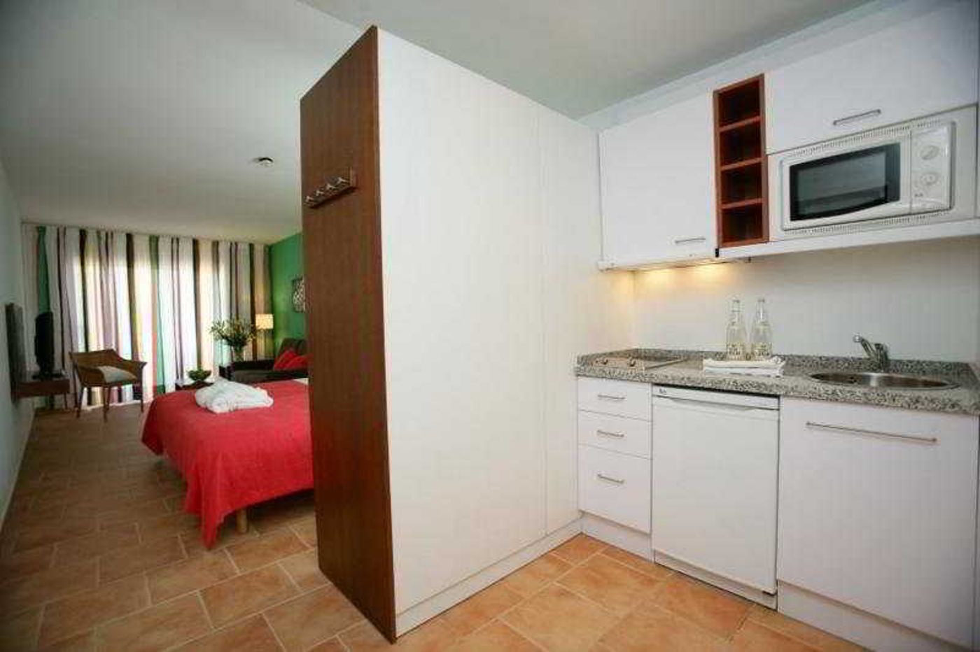 Sunprime-Resort-Atlantic-View-Suites---Spa--Room-9