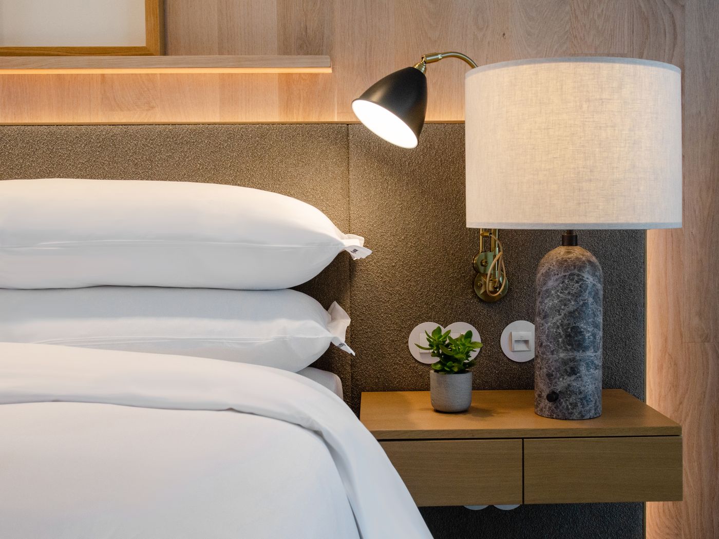 Browns-Avenue-Hotel-Room-44