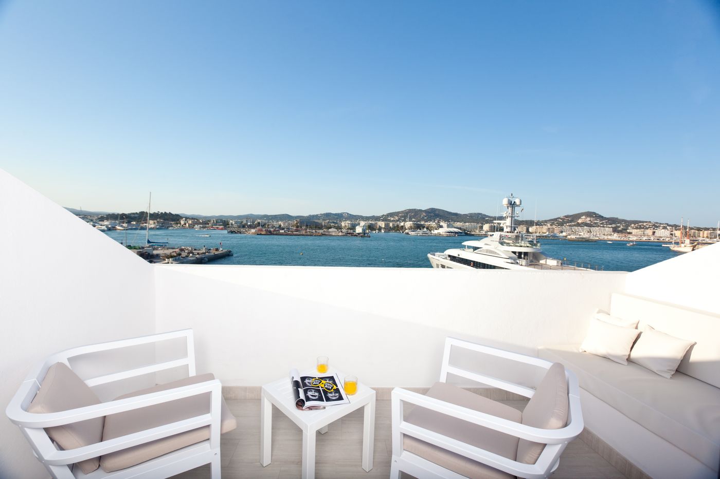 Hotel-Ryans-La-Marina-Room-70