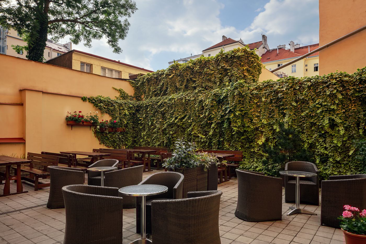 Hotel-Ambiance-Terrace-31