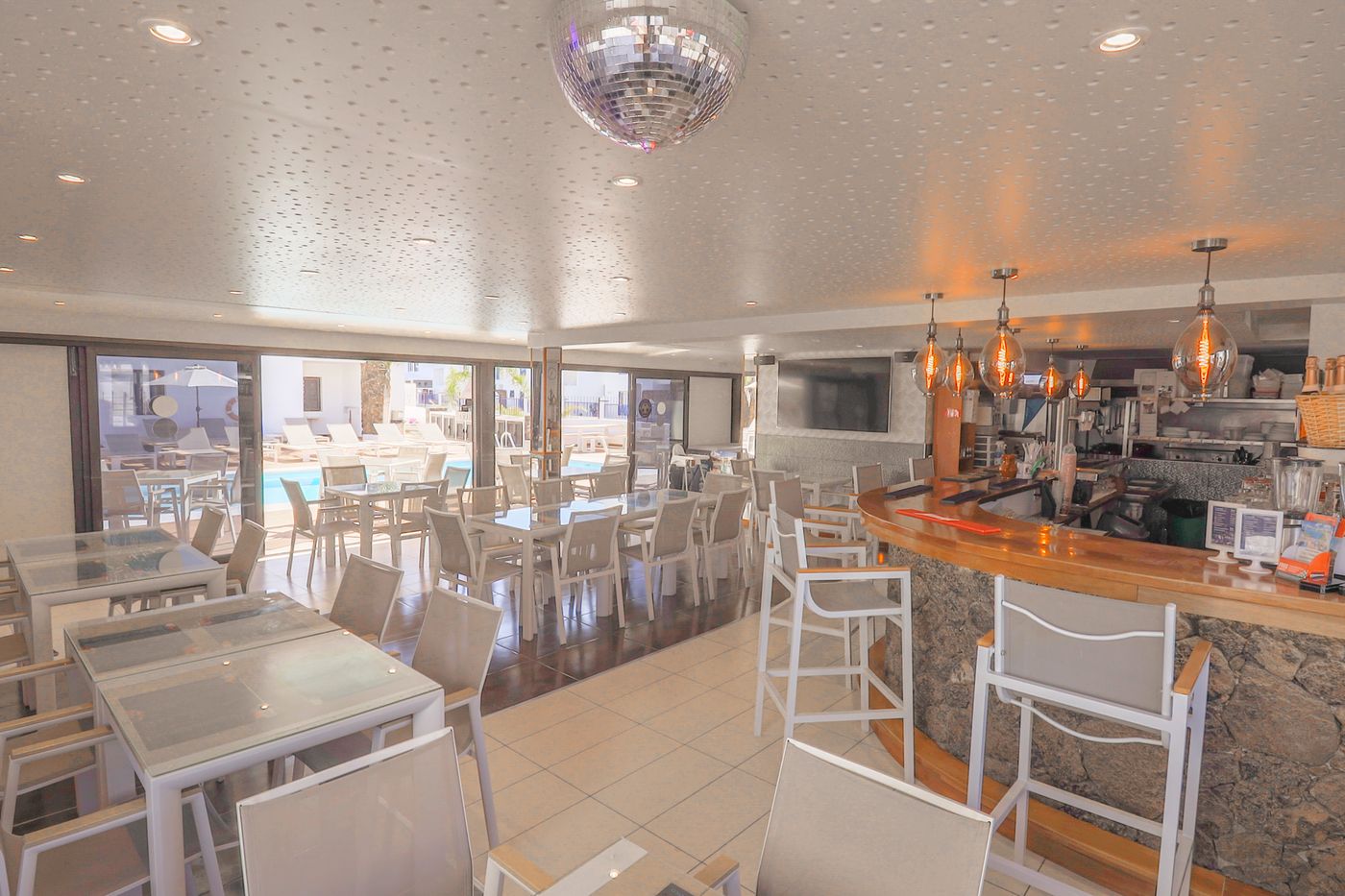 Club-Atlantico-Bar-46