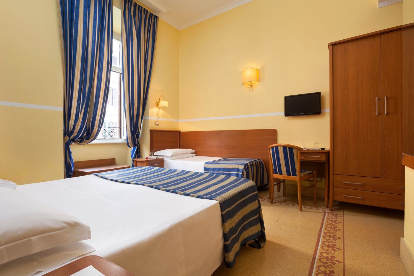 Hotel-Kennedy-Room-16