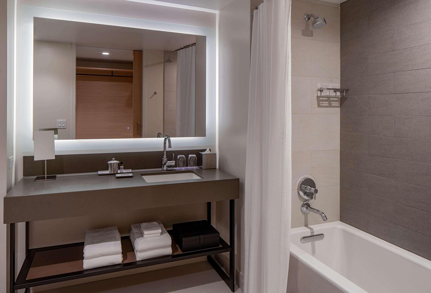 Hyatt Regency Seattle-United States-SEATTLE-Room-8