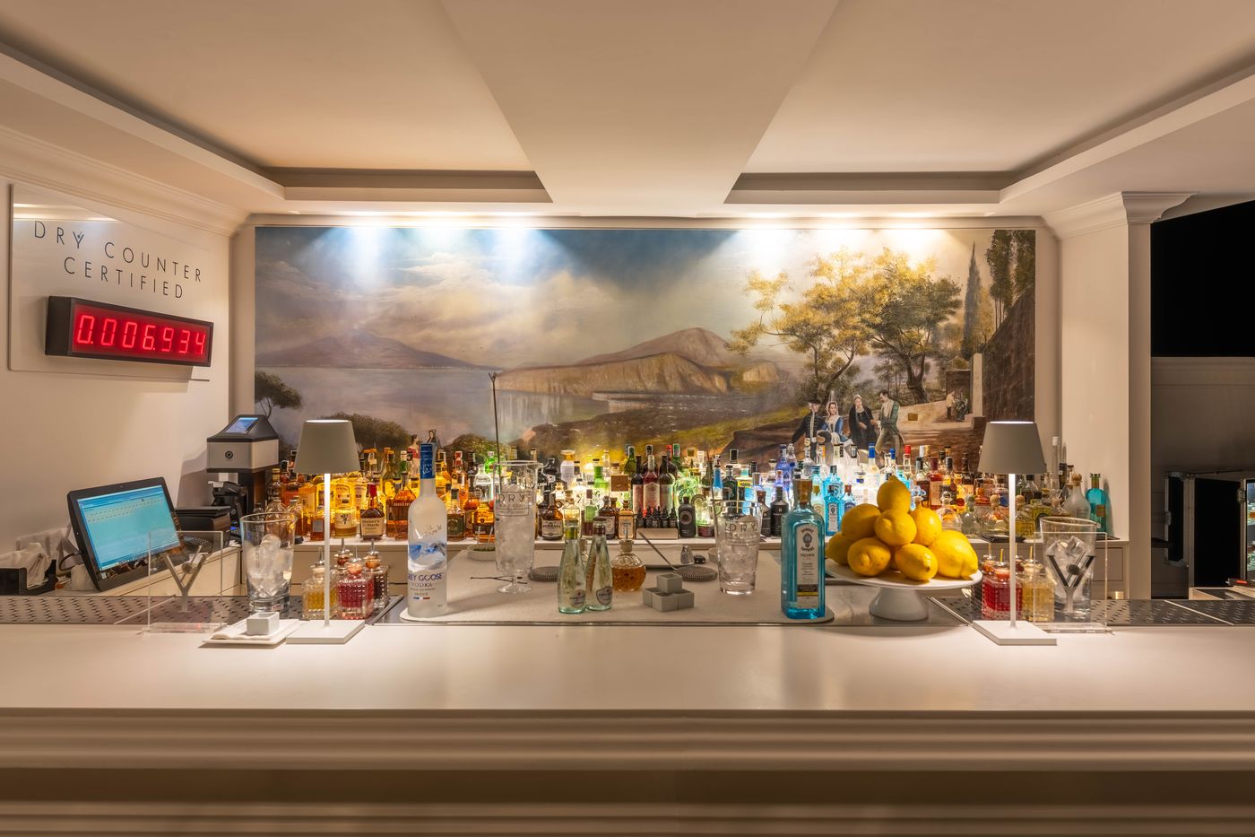 Majestic-Palace-Bar-59