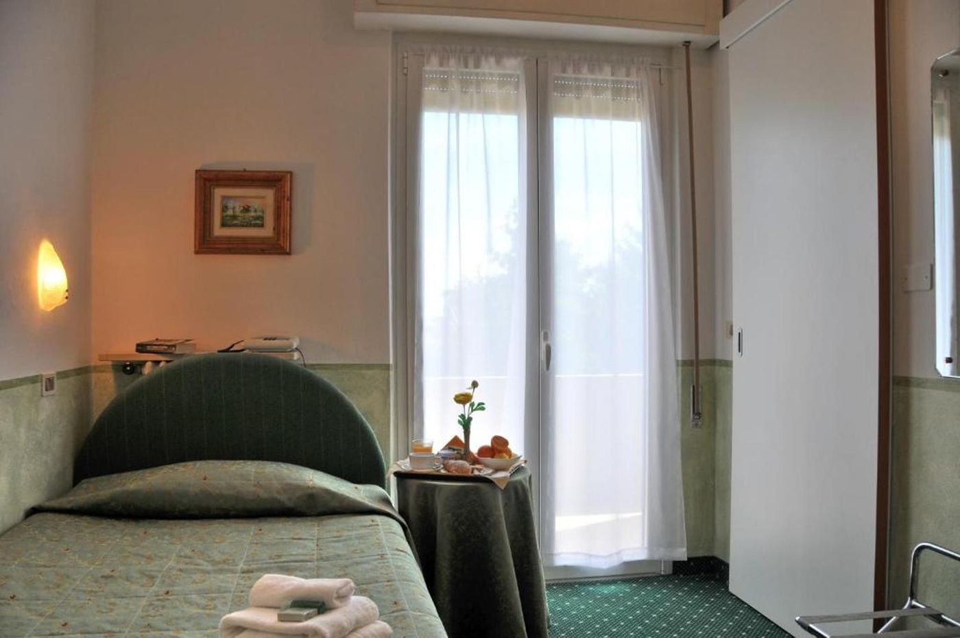 Astoria-Italy-Desenzano del Garda BS-Room-10