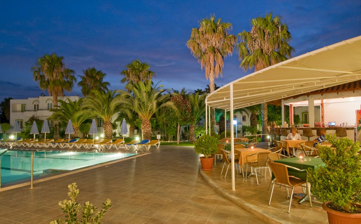 Alexandra-Beach-Hotel-Bar-3