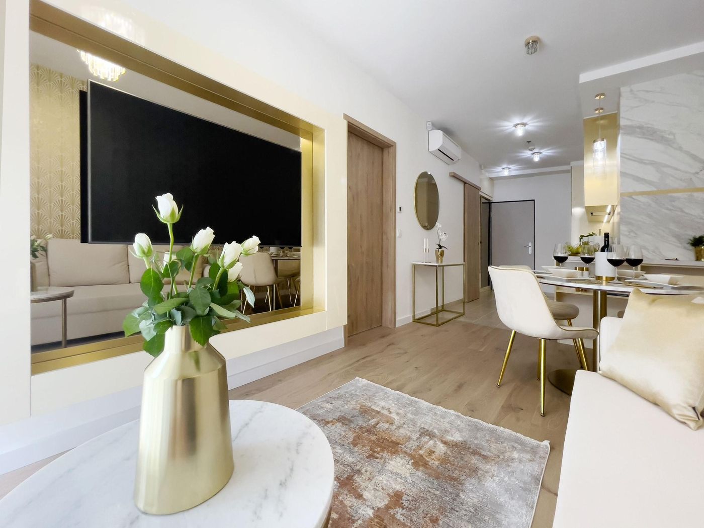 Hotel-Emerald---Suites-Room-52