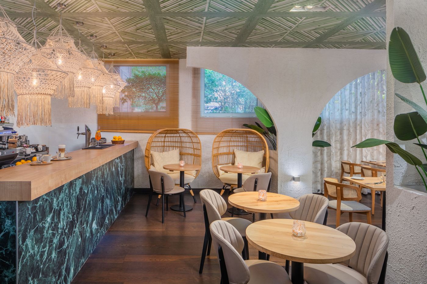 Mamaison-Hotel-Andrassy-Budapest-Restaurant-11