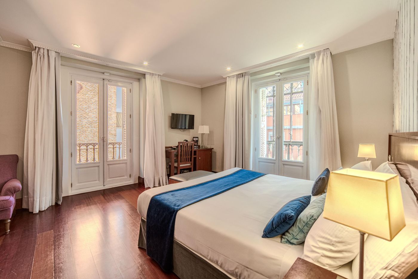 Lusso-Hotel-Infantas-Room-12