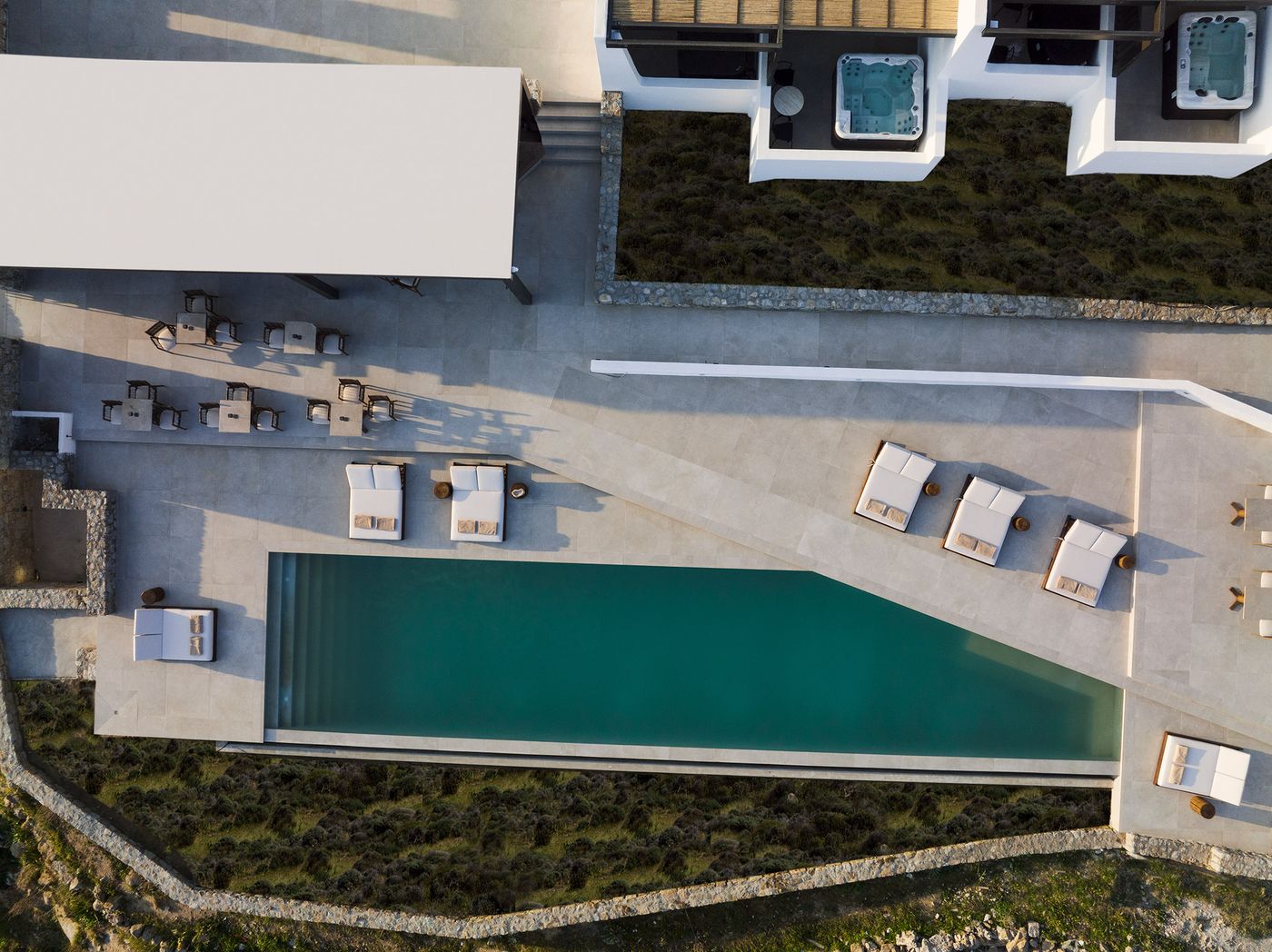 Ezio-Bo-Luxury-Living-General-view-5