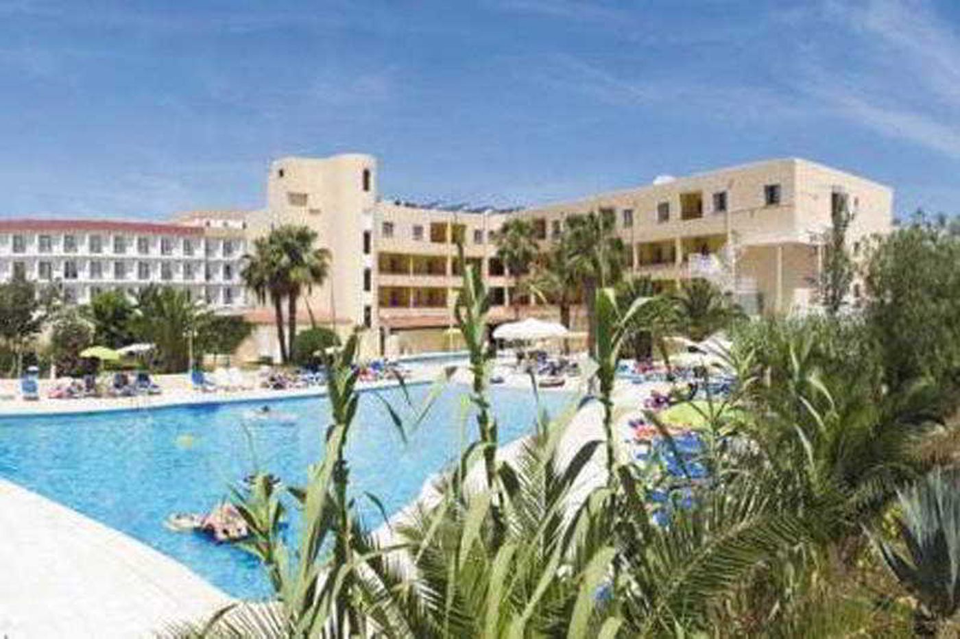 Apartamentos-Xaloc-Ibiza-Pool-4
