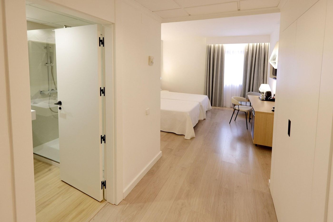 Sercotel-Carlos-III-Room-16