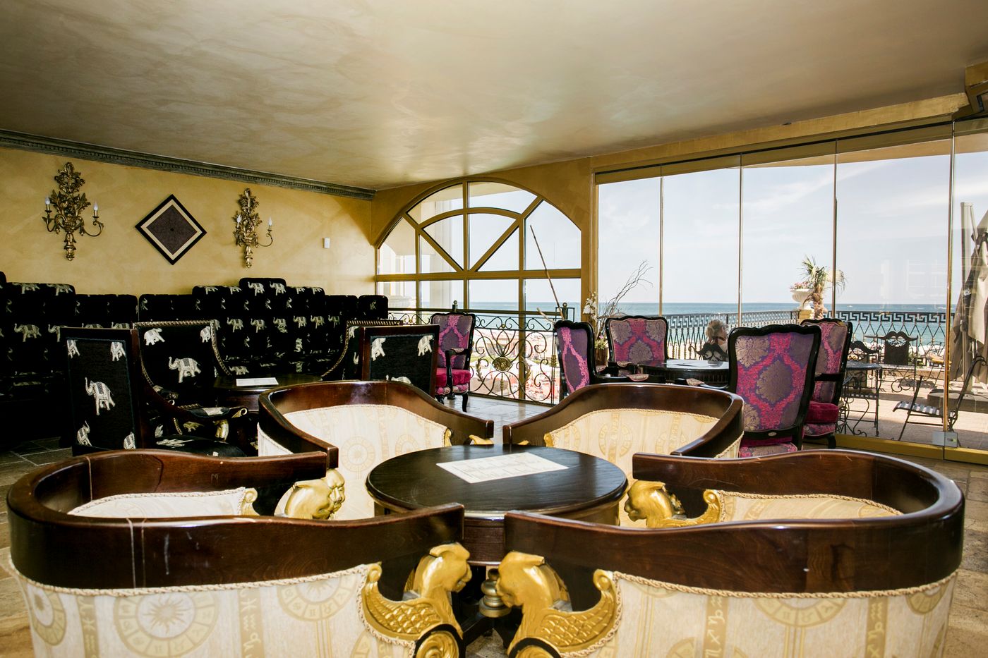 Imperial-Palace-Bar-48