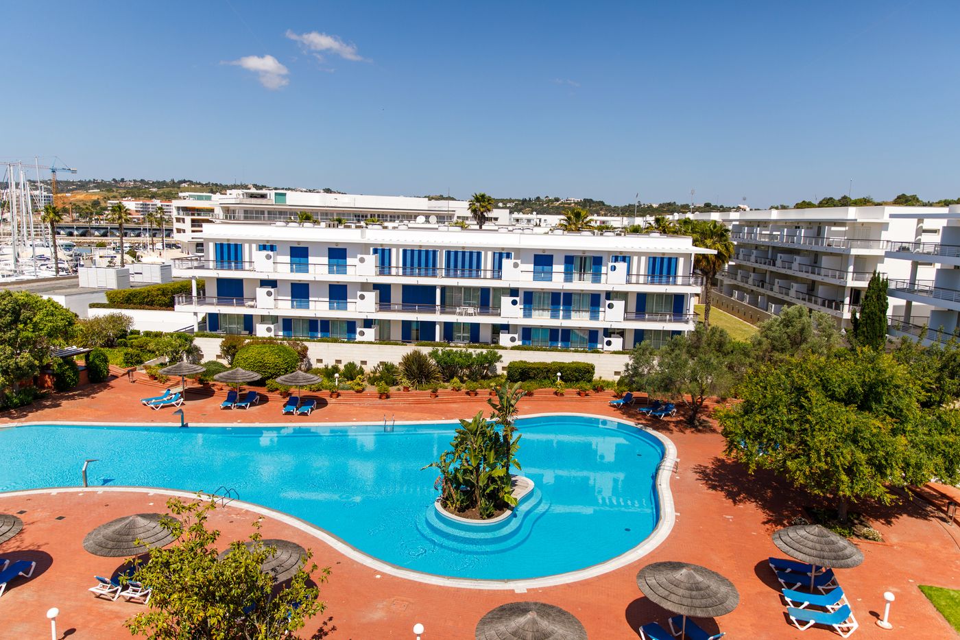 22.07.25 suites hotel Marina club