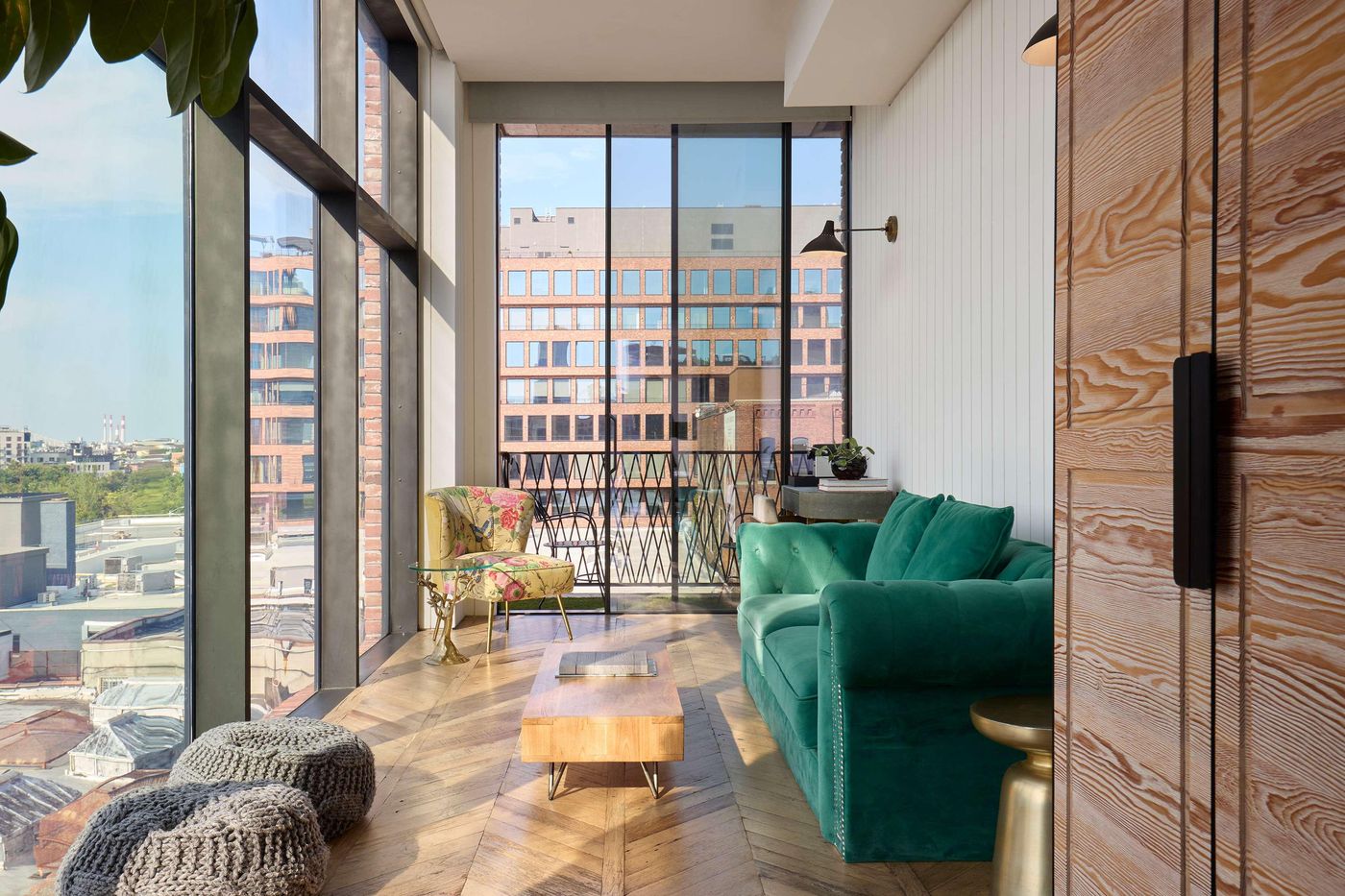 Arlo-Williamsburg-Room-4