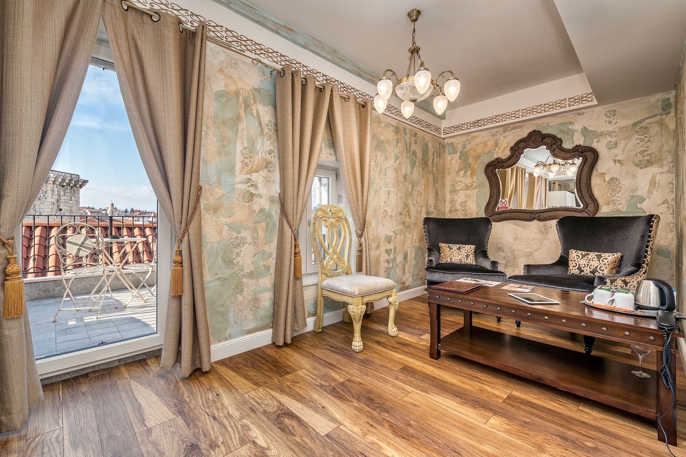 Plaza-Marchi-Old-Town---Quaint---Elegant-Hotels-Room-61