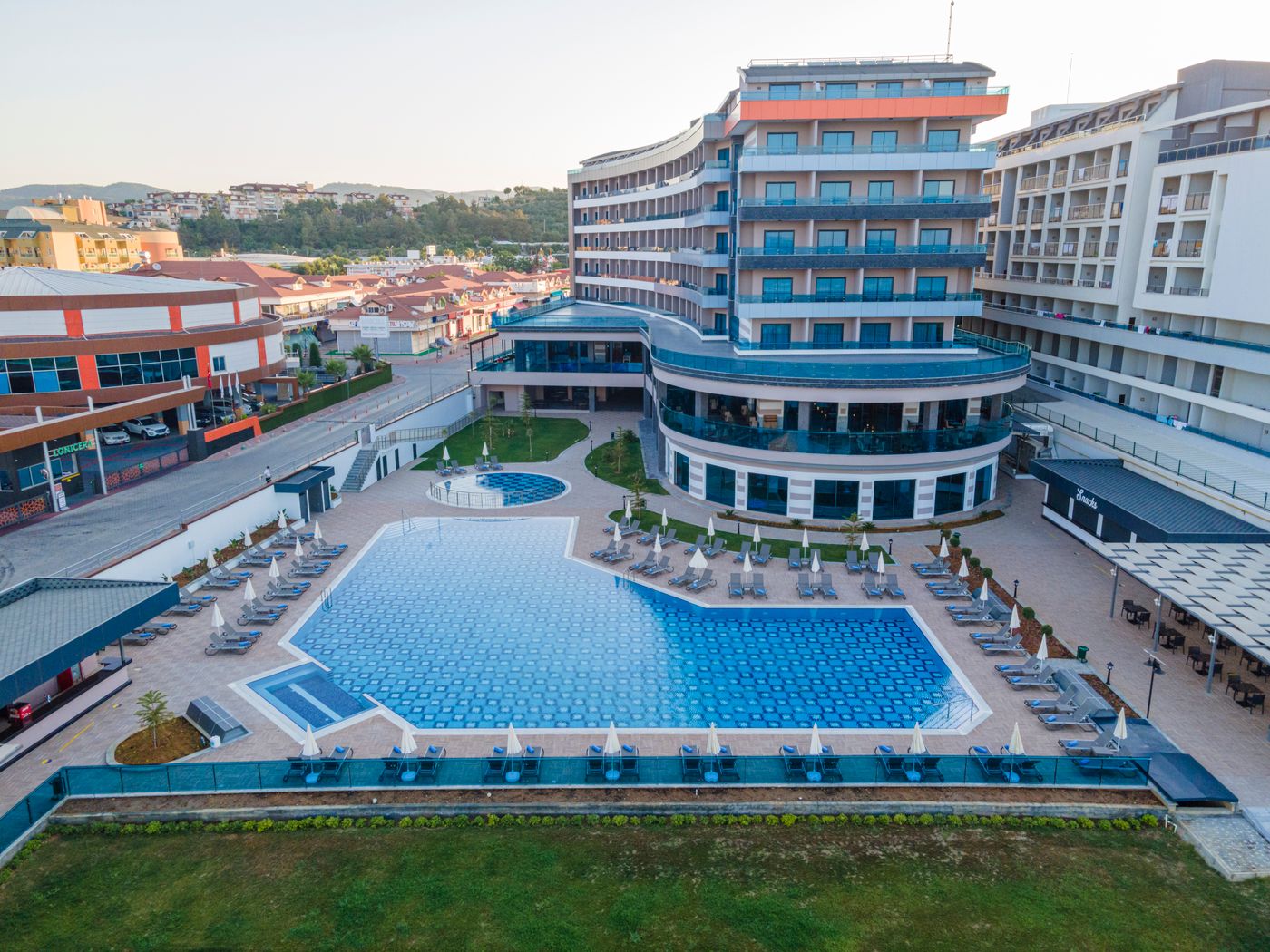 LONICERA PREMIUM HOTEL 03