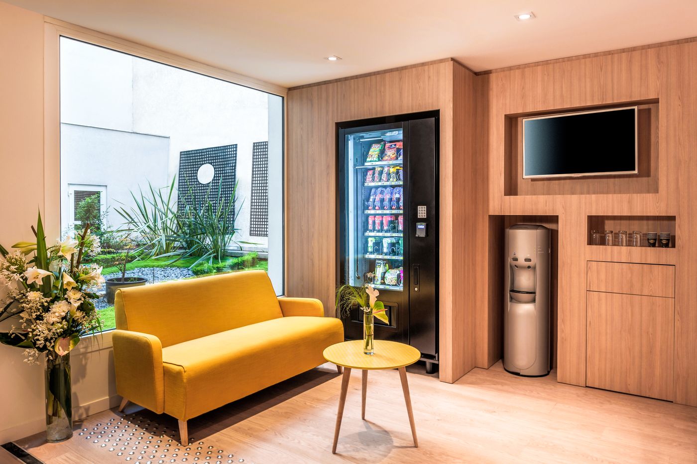 Citadines-Montmartre-Paris-Lobby-5