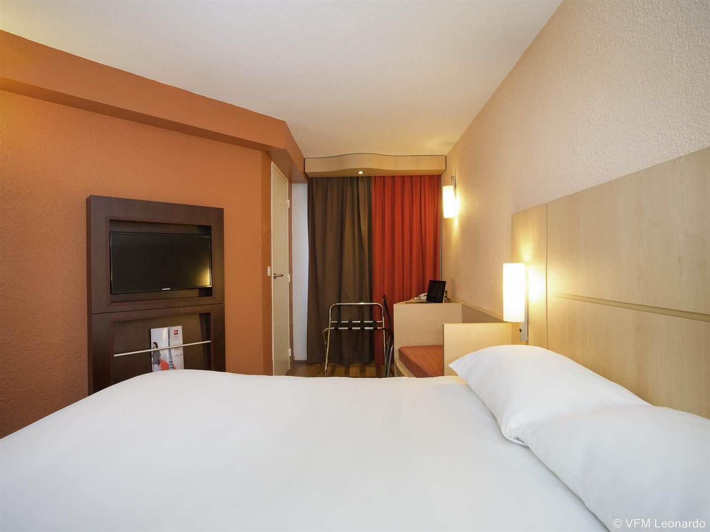 ibis-Cannes-Centre-General-view-14