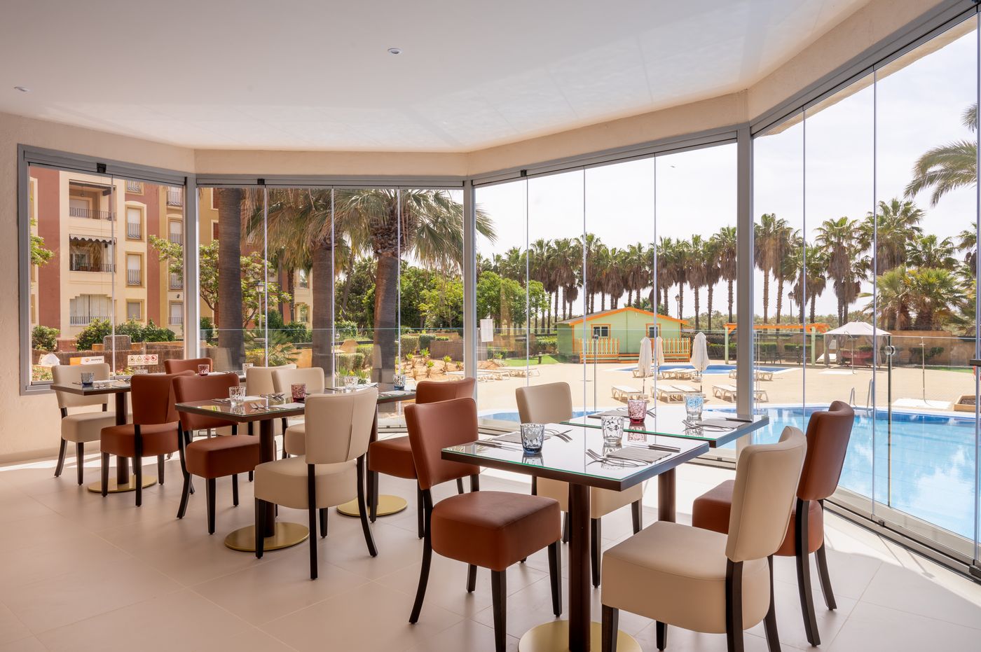 Iberostar-Isla-Canela-Restaurant-38