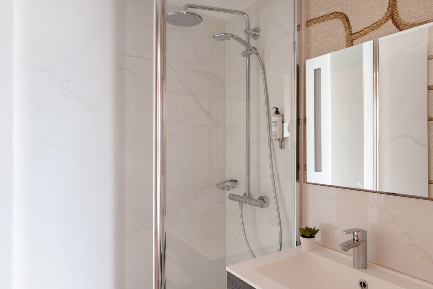 Best-Western-Hotel-Ronceray-Opera-Room-36