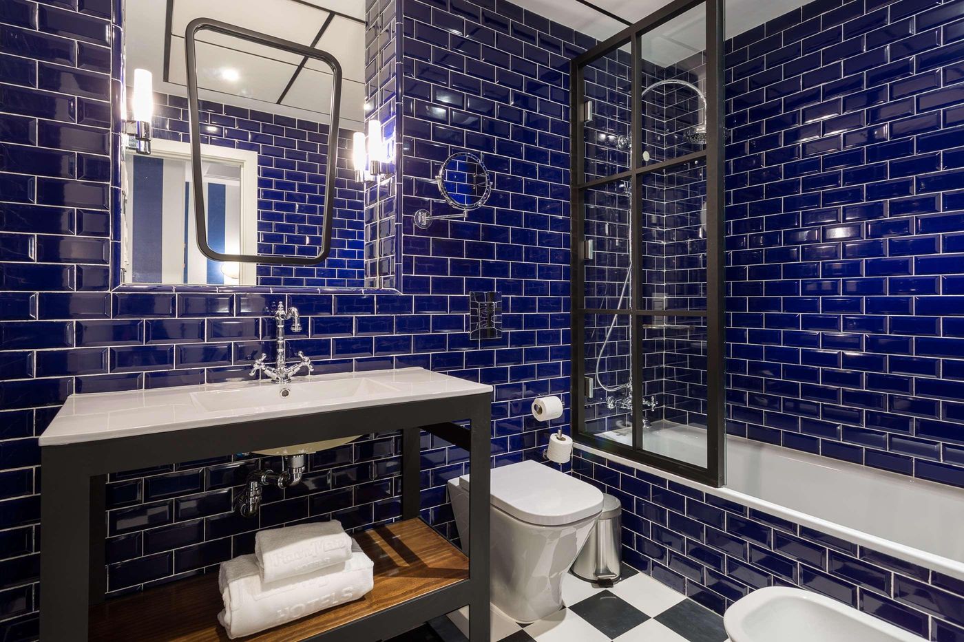 Room-Mate-Valeria-Room-28