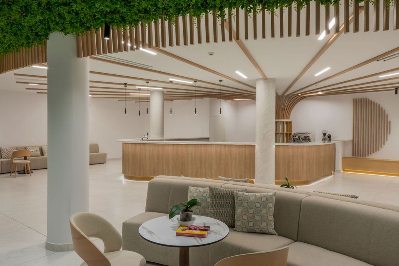 Golden-Coast-Hotel-and-Bungalows-Bar-16