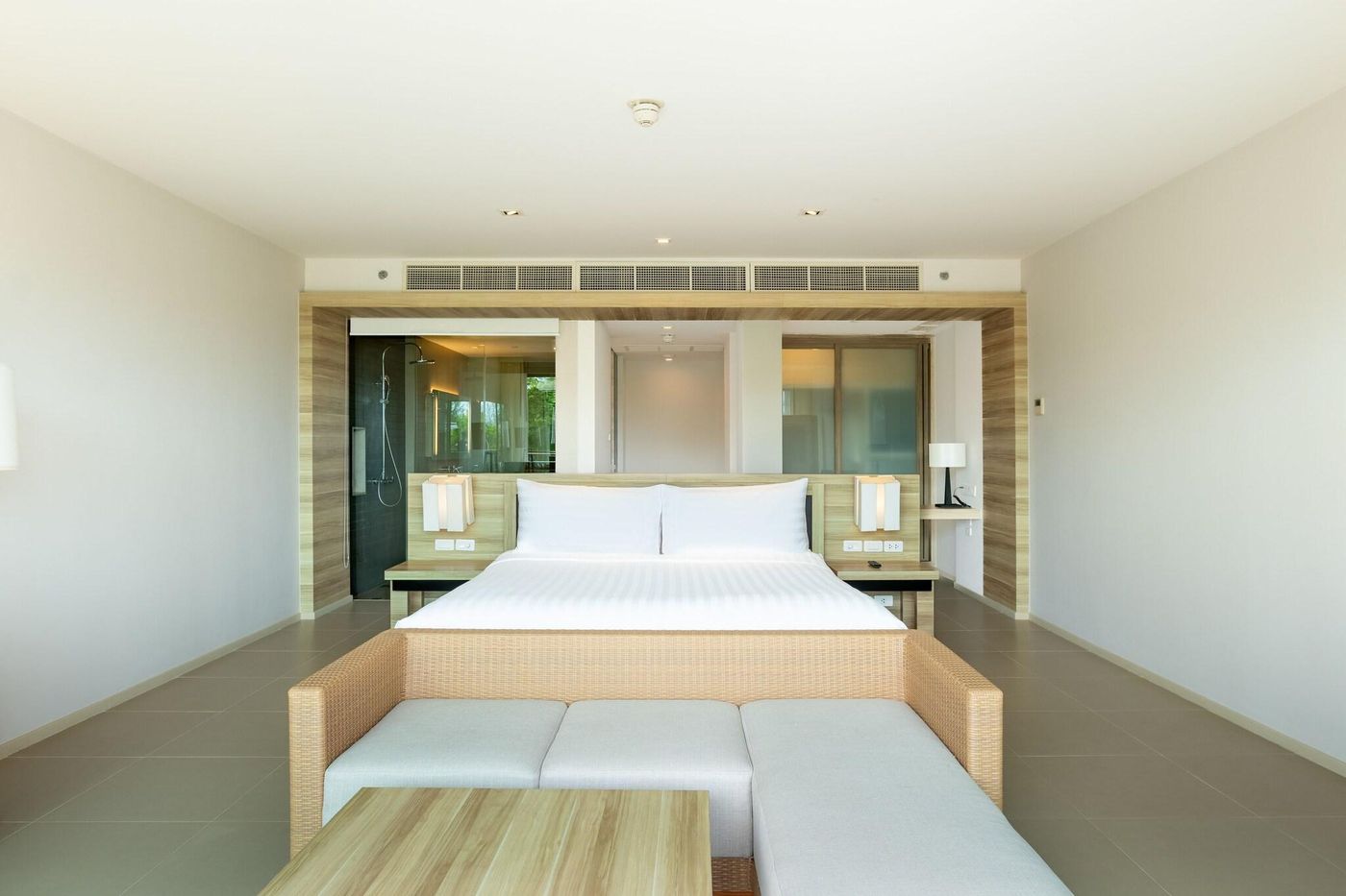 Holiday-Inn-Resort-Phuket-Mai-Khao-Beach-Room-29