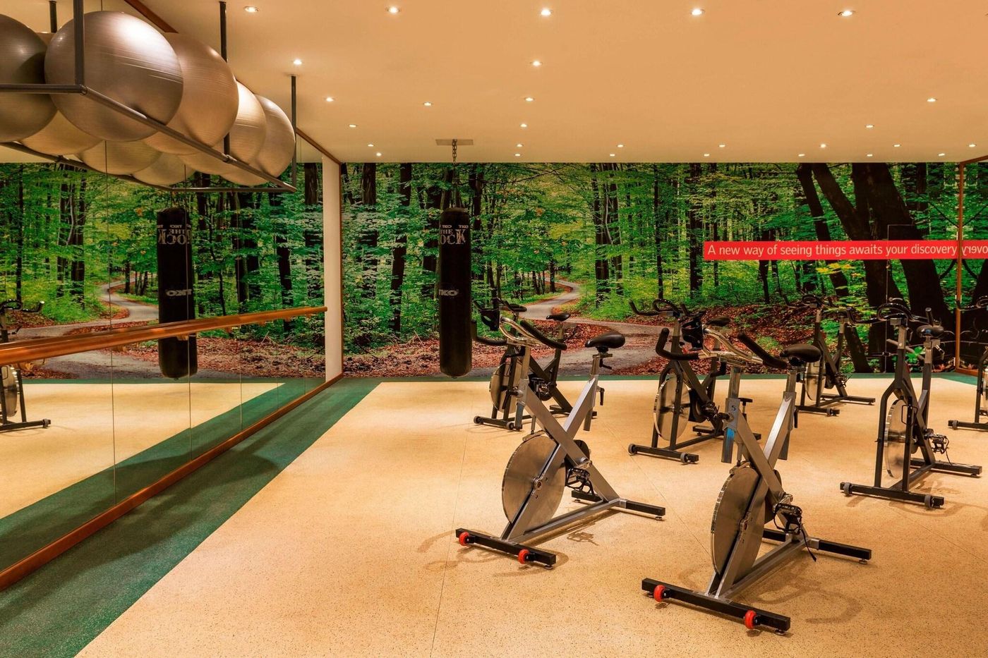 Le-Meridien-Mina-Seyahi-Beach-Resort---Marina-Sports-and-Entertainment-75