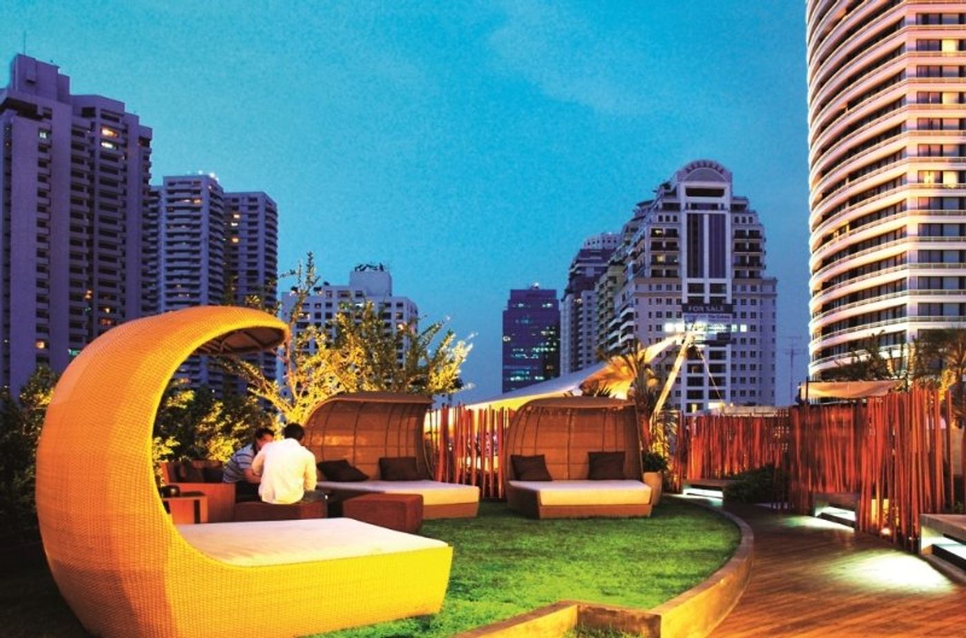 Le-Fenix-Sukhumvit-Bangkok-Terrace-7
