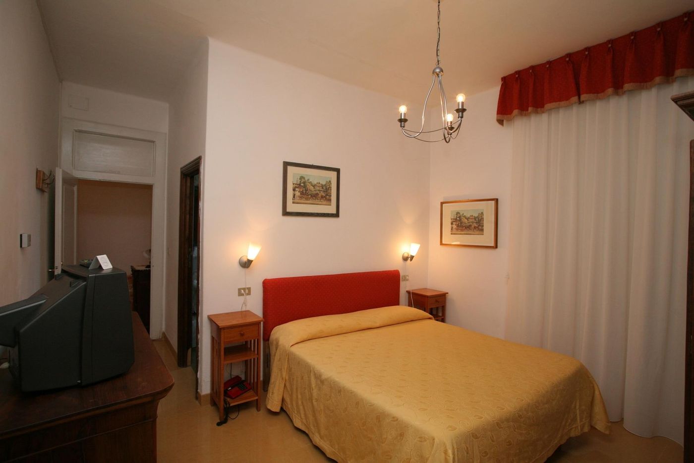 Hotel-Roma---Scanno-Room-23