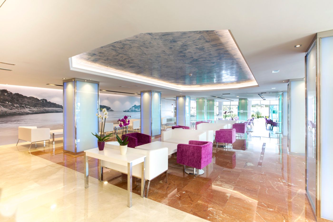 Aguabeach - Adults Only