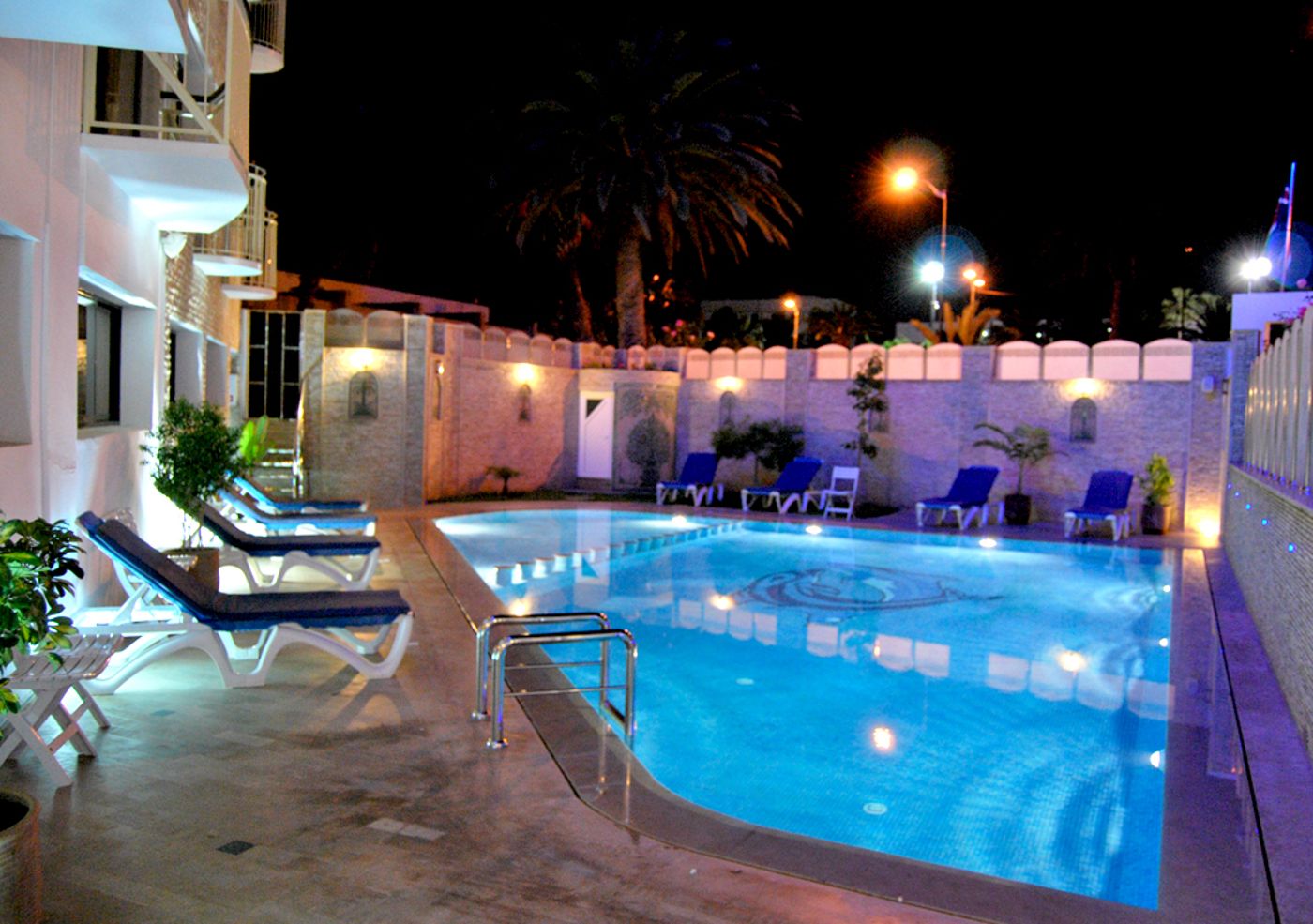 Suite-Hotel-Tilila-Pool-8