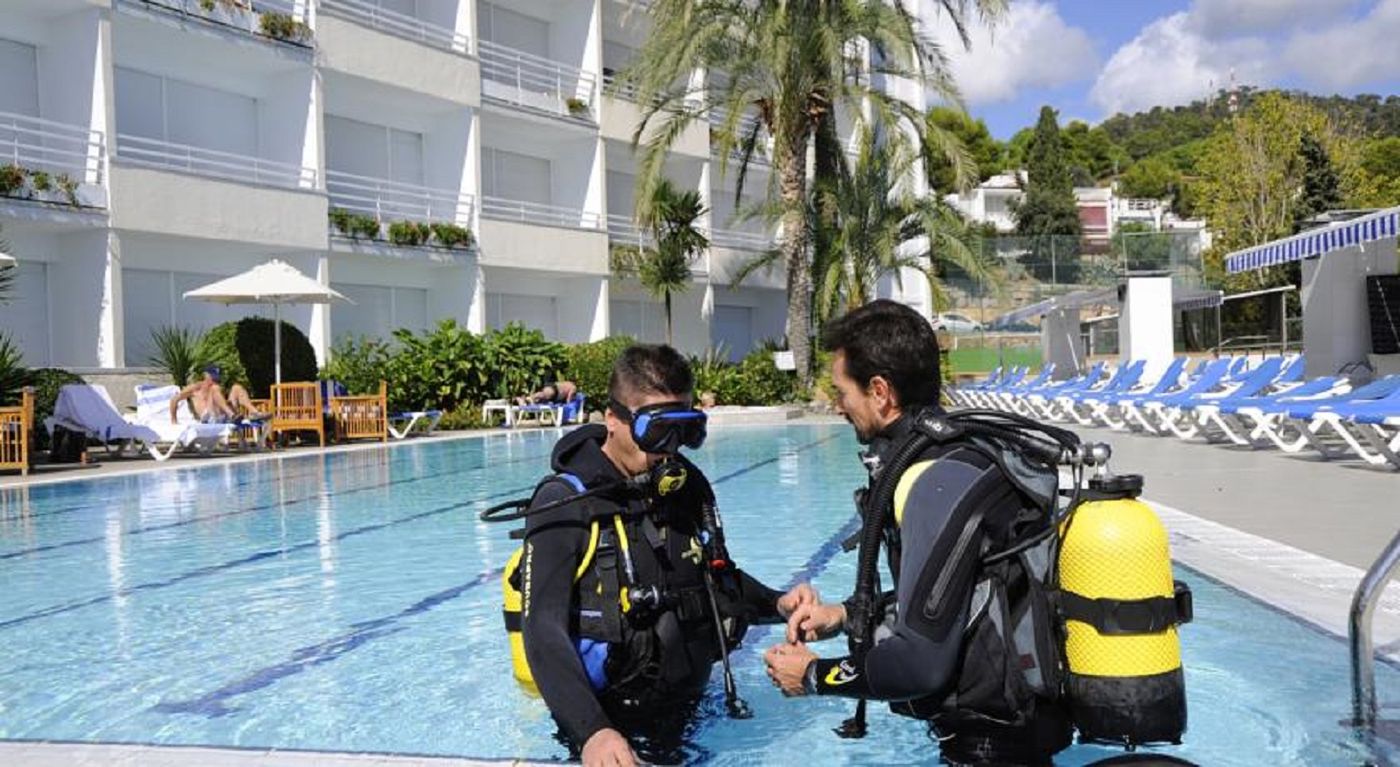 Premier-Gran-Hotel-Reymar---Spa-Sports-and-Entertainment-12