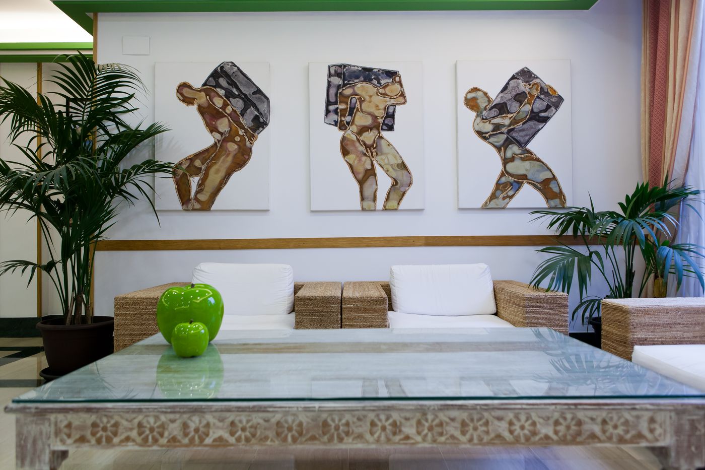 Pineda-Park-Lobby-45