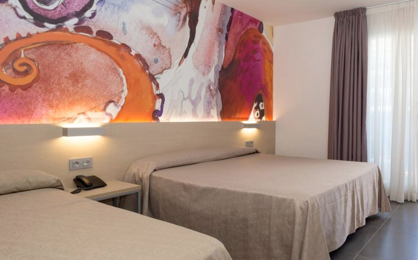 Riviera-Hotel-Room-22