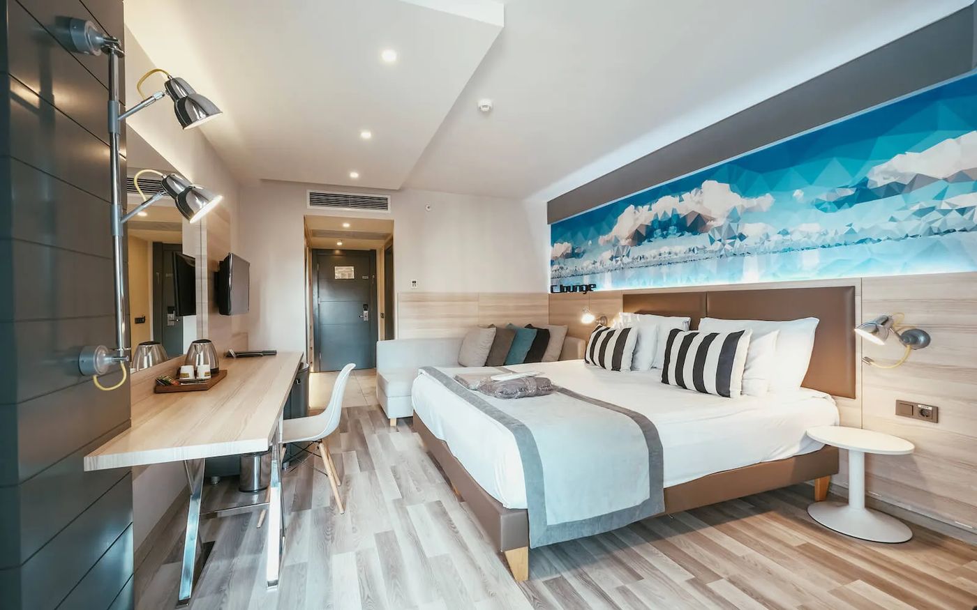 Sunprime C-Lounge - Adults Only (16+)