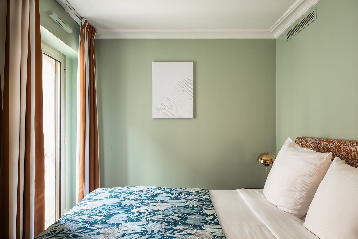 Royal-Garden-Champs-Elysees-Room-31