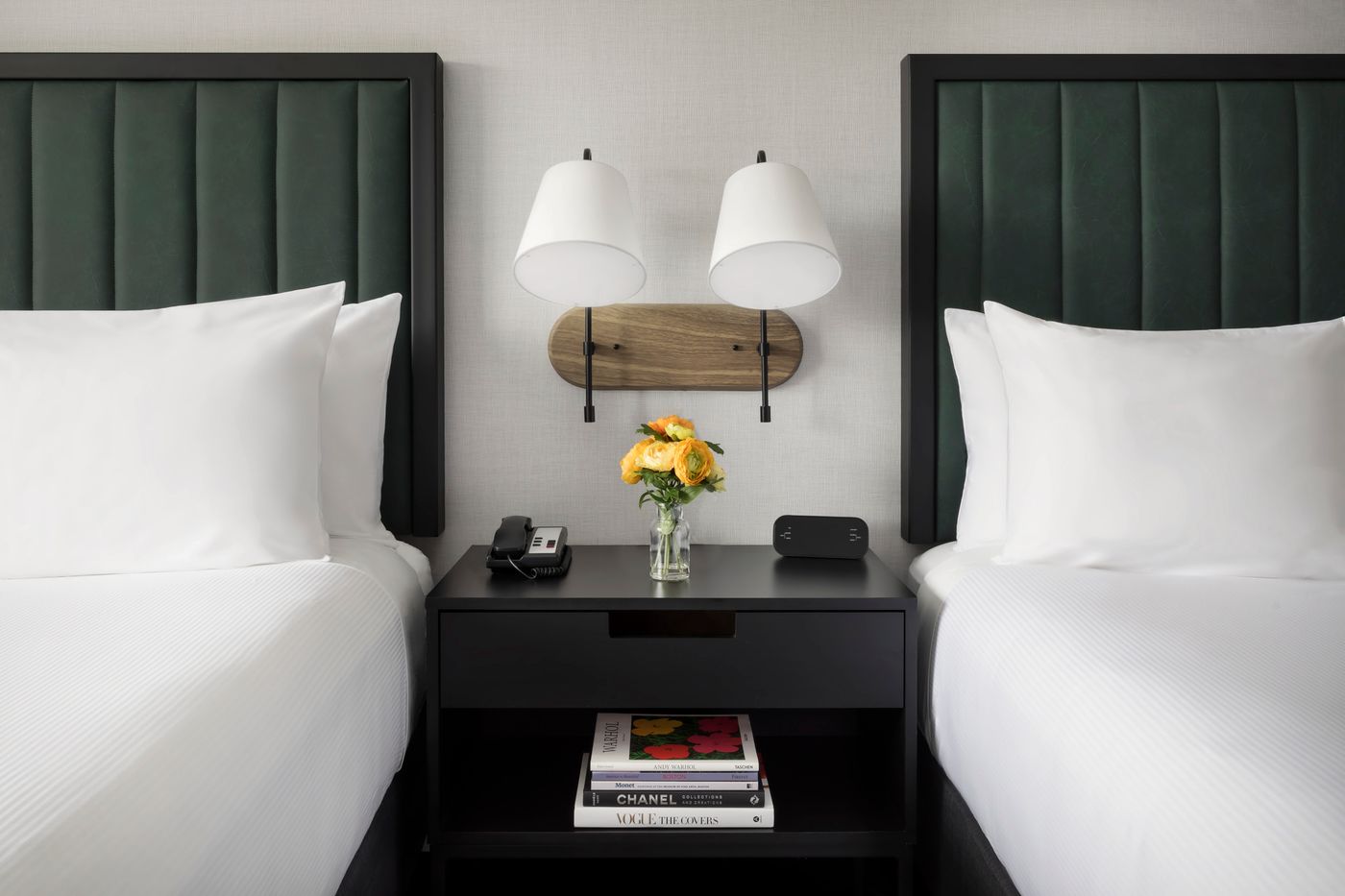 The-Arcadian-powered-by-Sonder-Room-9